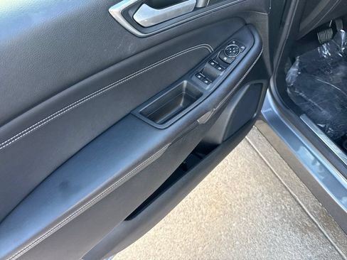 Used 2022 Ford Edge Titanium AWD/4WD image 11