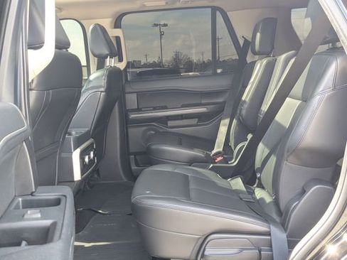 Certified 2022 Ford Expedition XLT image 24