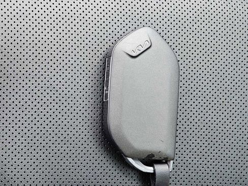 Used 2023 Kia Telluride LX image 29