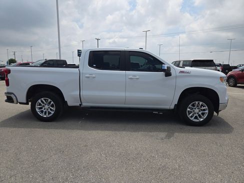 Used 2023 Chevrolet Silverado 1500 LT w/ Z71 Off-Road Package AWD/4WD image 2