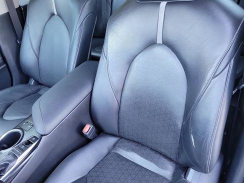 Used 2018 Toyota Camry XSE FWD image 5