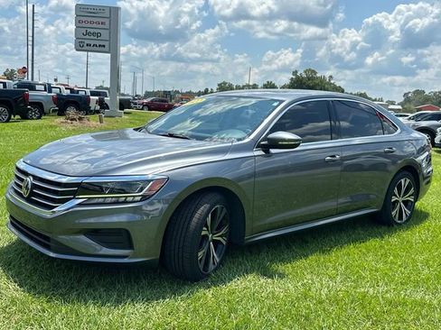 Used 2022 Volkswagen Passat 2.0T SE image 13