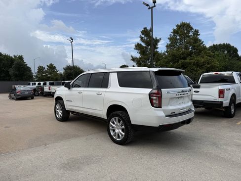Used 2021 Chevrolet Suburban Premier AWD/4WD image 4