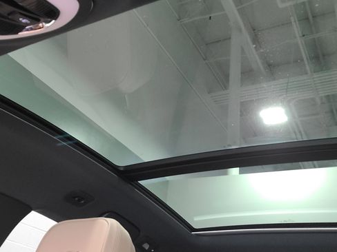 New 2026 Porsche Macan GTS image 25