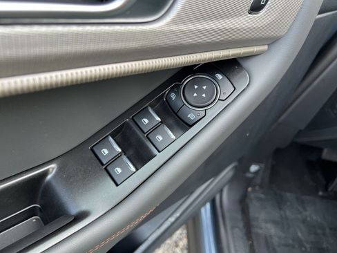 New 2025 Ford Explorer Active w/ Active Comfort Package image 15