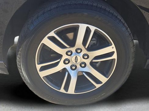 Used 2024 Ford Expedition Limited image 9