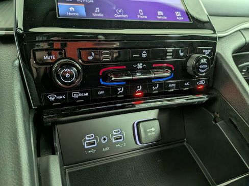 New 2025 Jeep Grand Cherokee Altitude image 28