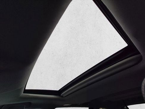 Used 2019 Toyota Highlander XLE FWD image 12