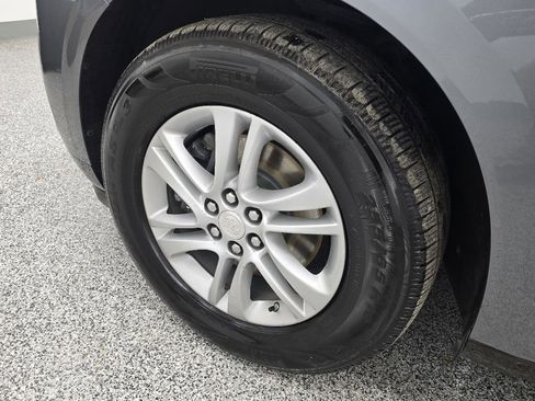 Used 2019 Buick Enclave Essence image 29