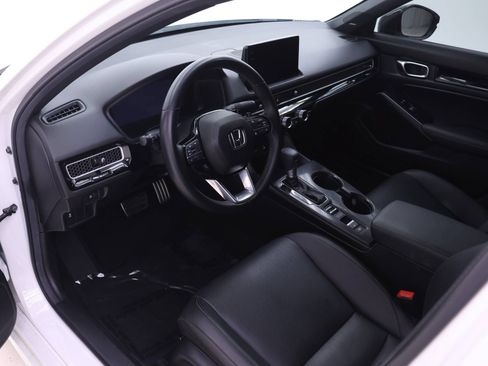 Used 2025 Honda Civic Sport image 3