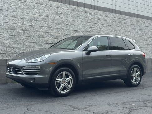 Used 2014 Porsche Cayenne Platinum Edition w/ Walnut Interior Package AWD/4WD image 11