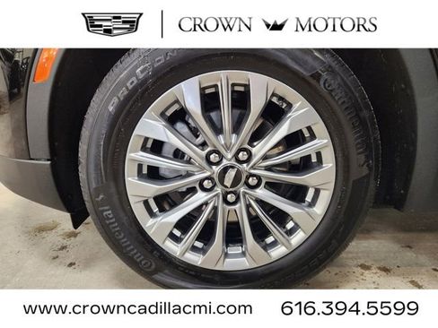 Certified 2025 Cadillac XT4 Premium Luxury image 8