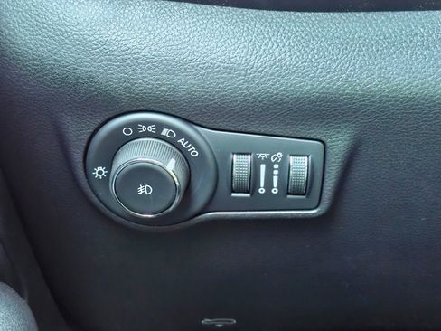 New 2025 Jeep Compass Limited w/ Sun & Sound Group image 21