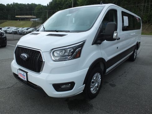 Used 2023 Ford Transit 350 XLT RWD image 7