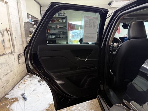 Used 2023 Lincoln Corsair AWD w/ Equipment Group 101A image 19