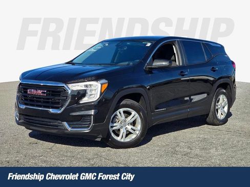Used 2024 GMC Terrain SLE image 1