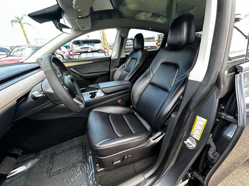 Used 2023 Tesla Model Y Long Range AWD/4WD image 19