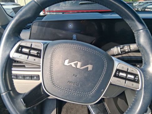 Certified 2023 Kia Telluride EX w/ EX Captain's Chair Package FWD image 7