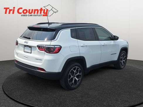 Used 2025 Jeep Compass Limited AWD/4WD image 8