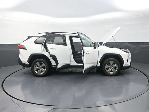 Used 2024 Toyota RAV4 XLE FWD image 46