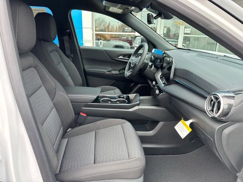 New 2026 Chevrolet Equinox LT w/ Safety and Technology Package image 4