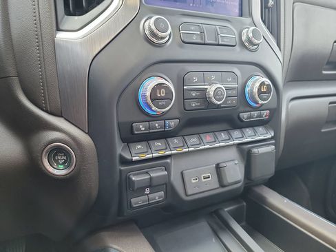 Used 2019 GMC Sierra 1500 Denali w/ Denali Ultimate Package AWD/4WD image 28