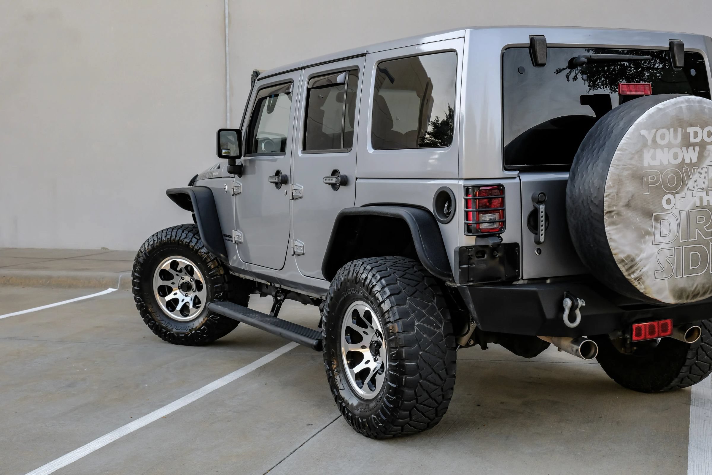 Used 2016 Jeep Wrangler Unlimited Rubicon w/ Connectivity Group AWD/4WD image 14