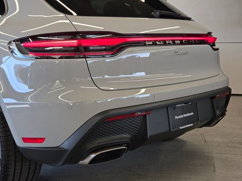 New 2026 Porsche Macan AWD/4WD image 8