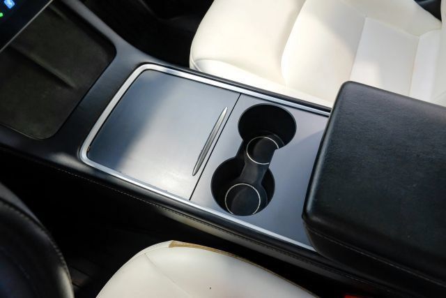 Used 2022 Tesla Model Y Performance AWD/4WD image 26