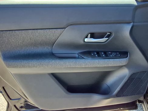 New 2026 Nissan Kicks SV w/ Charging Package FWD image 9