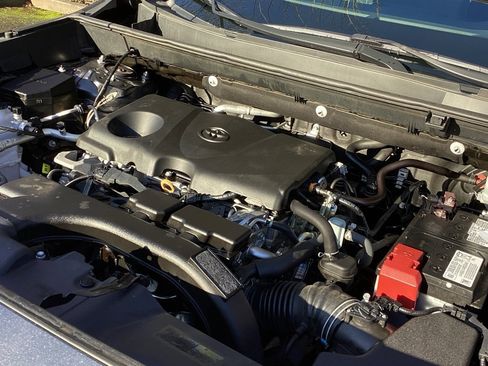 Used 2020 Toyota RAV4 XLE w/ Convenience Package image 19