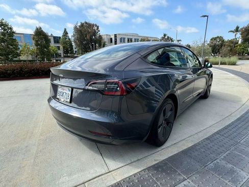 Used 2023 Tesla Model 3 Standard Range image 2