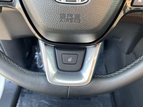 Used 2025 Honda Pilot Elite image 25