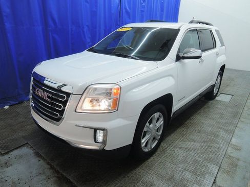 Used 2017 GMC Terrain SLE w/ Chrome Edition image 4
