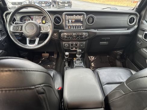 Used 2023 Jeep Wrangler Sahara w/ Cold Weather Group image 14