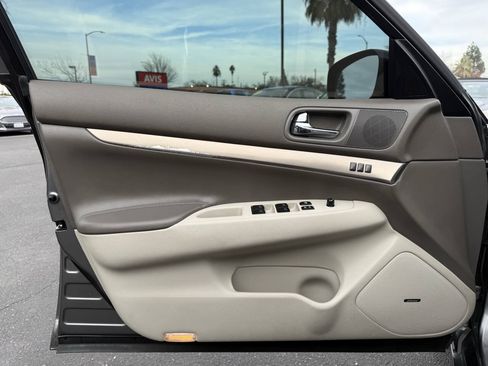 Used 2011 INFINITI G37 Journey w/ Premium Pkg RWD image 10