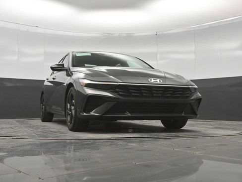 New 2026 Hyundai Elantra SEL Sport FWD image 38