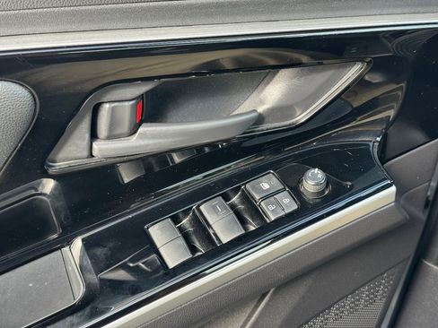 Used 2024 Toyota bZ4X FWD image 34