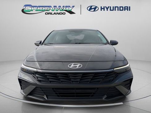 Used 2024 Hyundai Elantra SEL FWD image 3