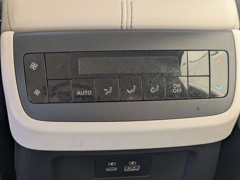 Used 2023 Nissan Pathfinder SL image 19