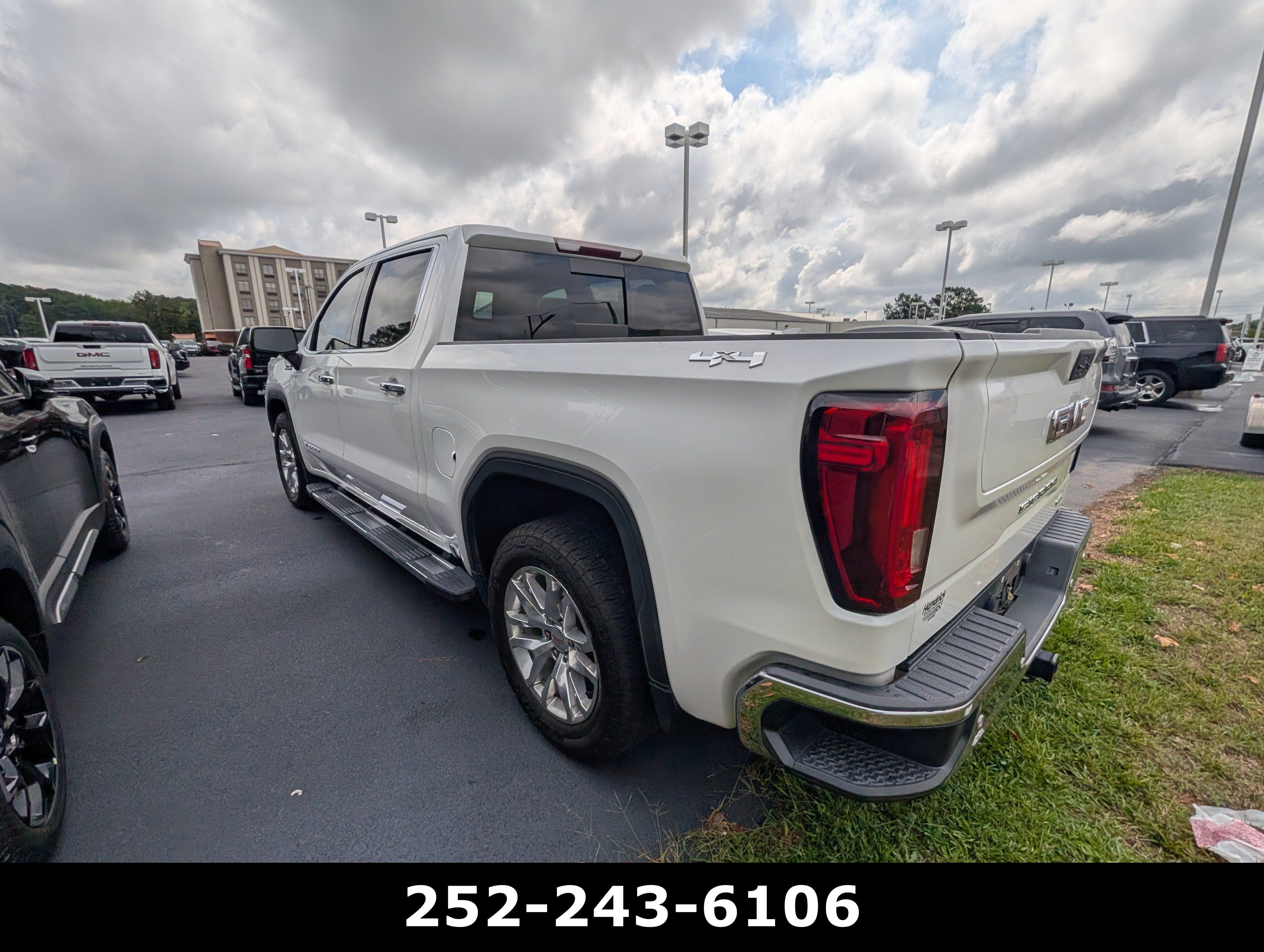 Used 2020 GMC Sierra 1500 SLT w/ SLT Premium Plus Package AWD/4WD image 8