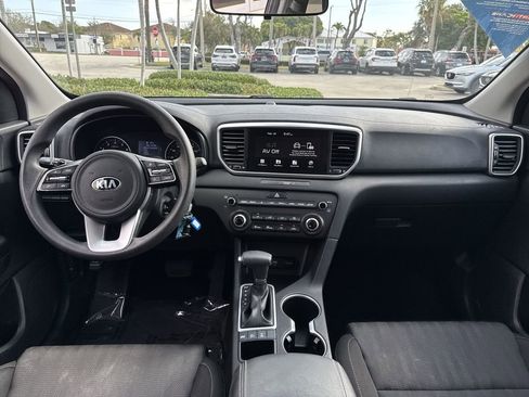 Used 2022 Kia Sportage LX image 15