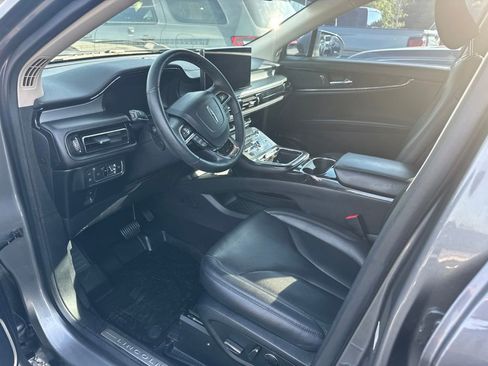 Used 2022 Lincoln Nautilus FWD w/ Premium Package image 3