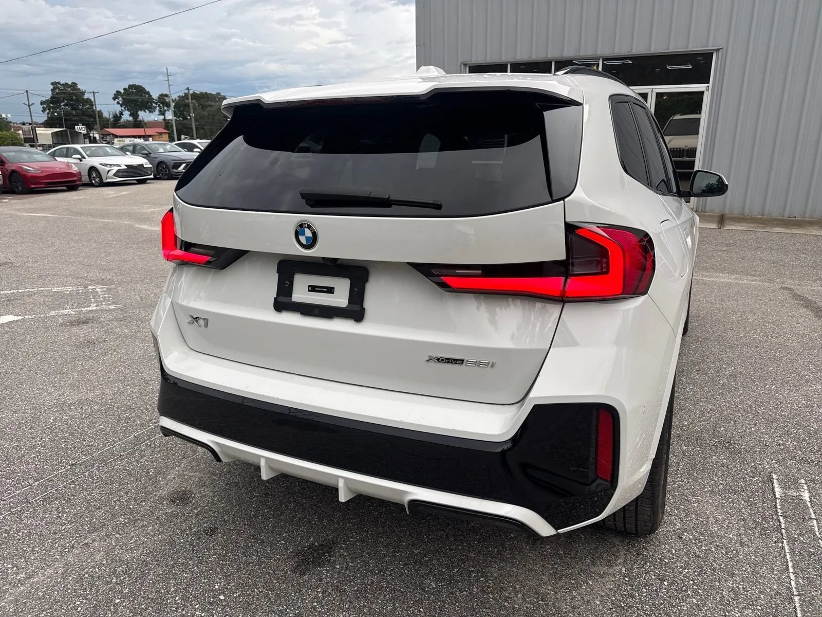 Used 2026 BMW X1 xDrive28i AWD/4WD image 8