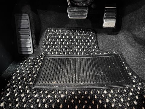 Used 2022 Ford Mustang Shelby GT500 w/ Technology Package image 33