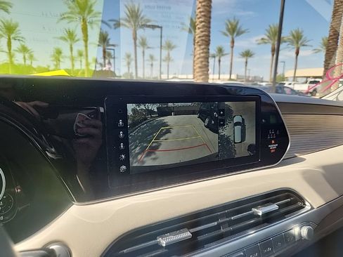 Used 2022 Hyundai Palisade Limited AWD/4WD image 14