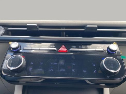 New 2025 Hyundai Tucson Limited image 23