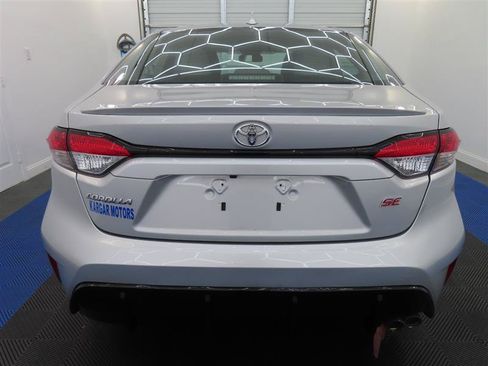Used 2024 Toyota Corolla SE FWD image 11