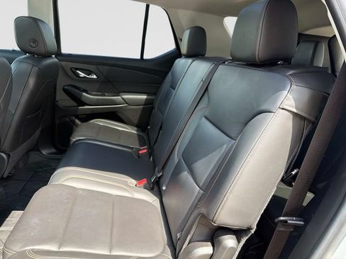 Used 2020 Chevrolet Traverse LT w/ LT Premium Package AWD/4WD image 15