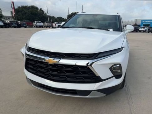 Certified 2023 Chevrolet Blazer LT w/ Convenience Package FWD image 3